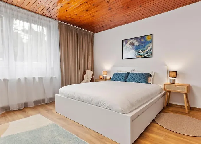 Art-inspired, Designer