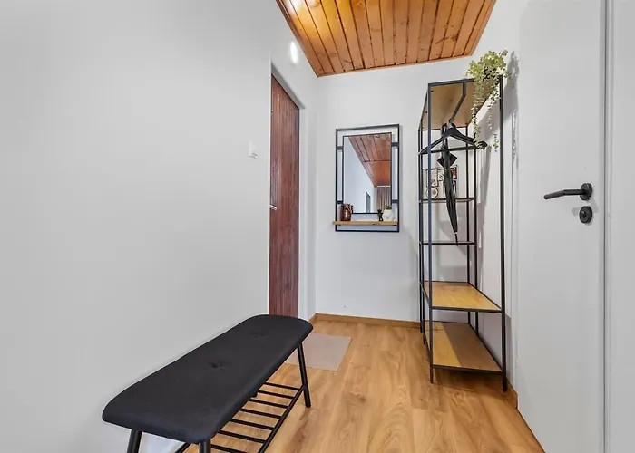 Art-inspired, Designer *