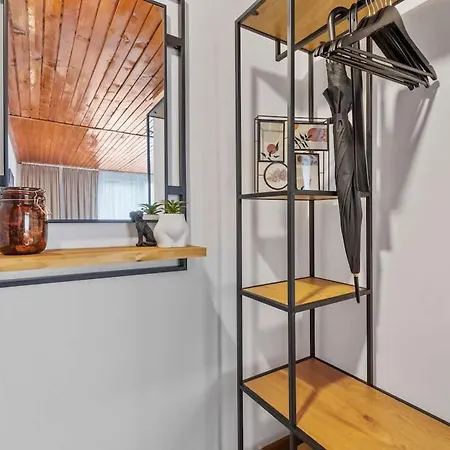 Apartament Art-inspired, Designer