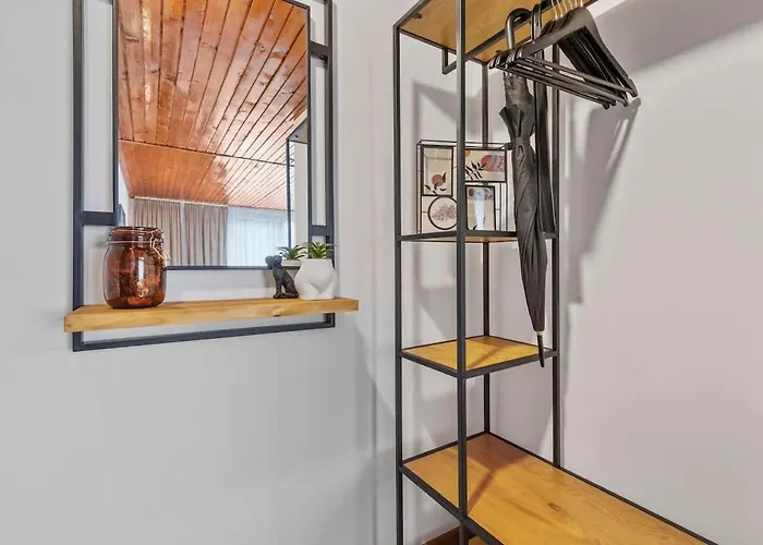 Apartman Art-inspired, Designer